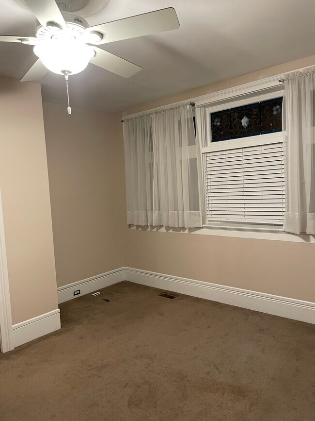 2nd Bedroom - 471 Virginia St
