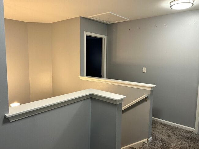 Building Photo - 1746 Newport Ln