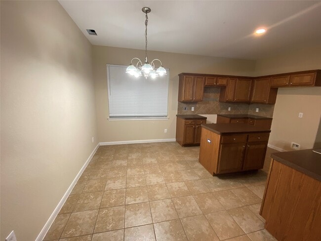 Building Photo - 4903 Summer Ridge Dr