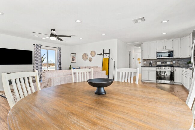 Building Photo - 72847 Desert Trail Dr