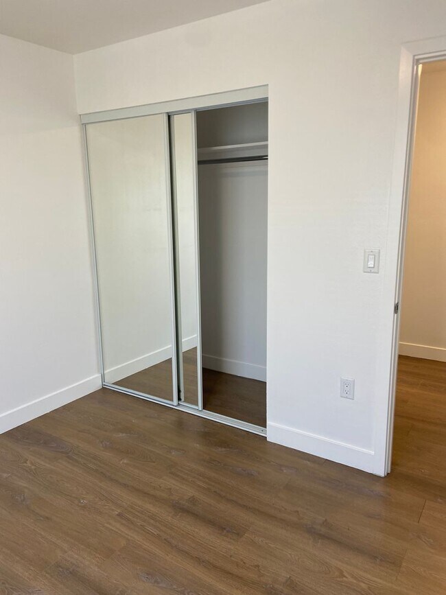 Building Photo - 11512 Emelita St