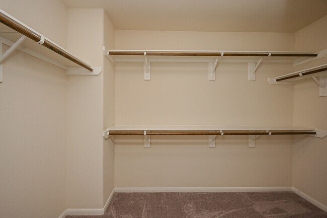 Building Photo - 8231 Hawthorn Vly Ln