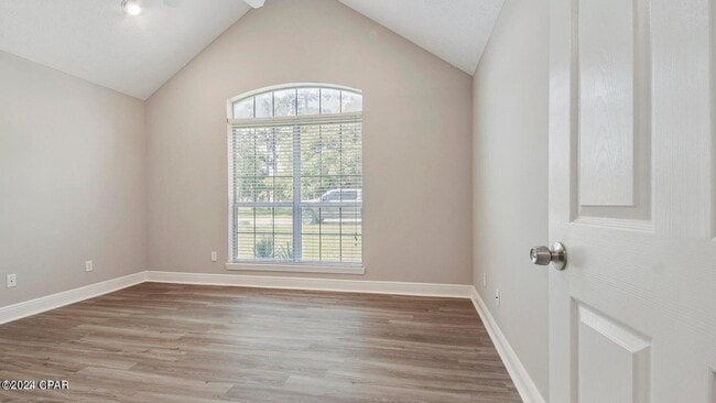 Building Photo - 104 Colony Harbour Rd