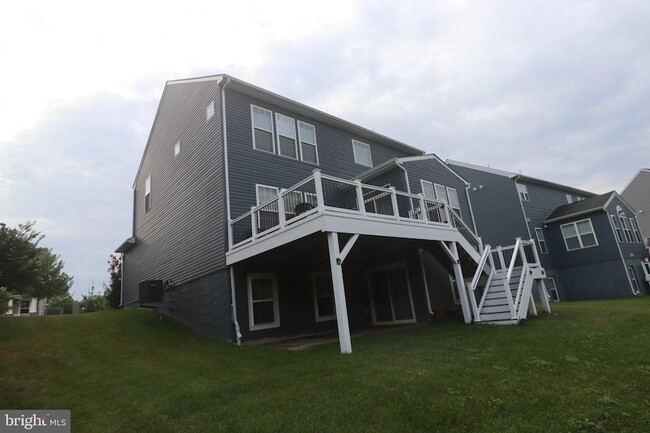 Building Photo - 3348 Burton Dr
