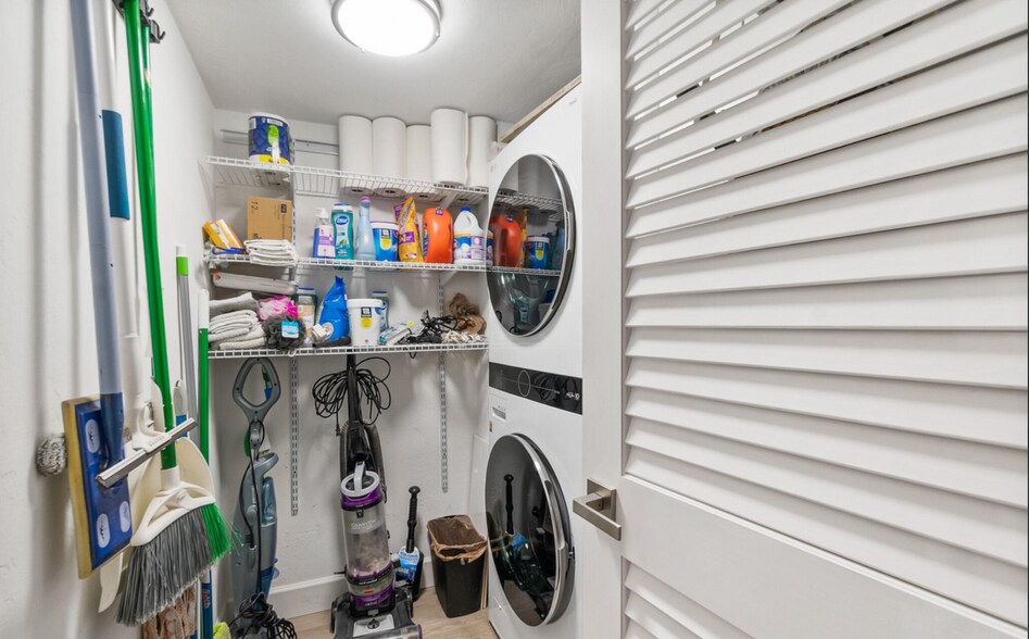 Building Photo - 3003 S Atlantic Ave