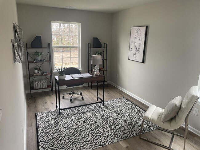 Building Photo - 385 N Tuckahoe Rd