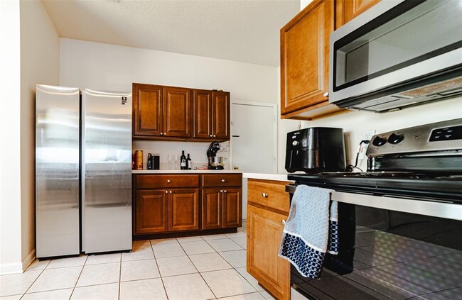 Building Photo - 4815 Pond Ridge Dr