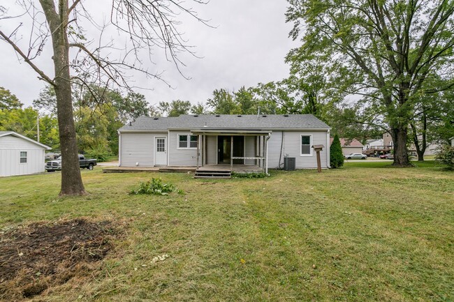 Building Photo - Recently Updated 3 Bed 1 Bath Home in Hall...