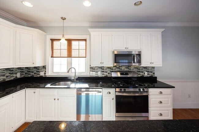 Building Photo - 4 Cyrus Way