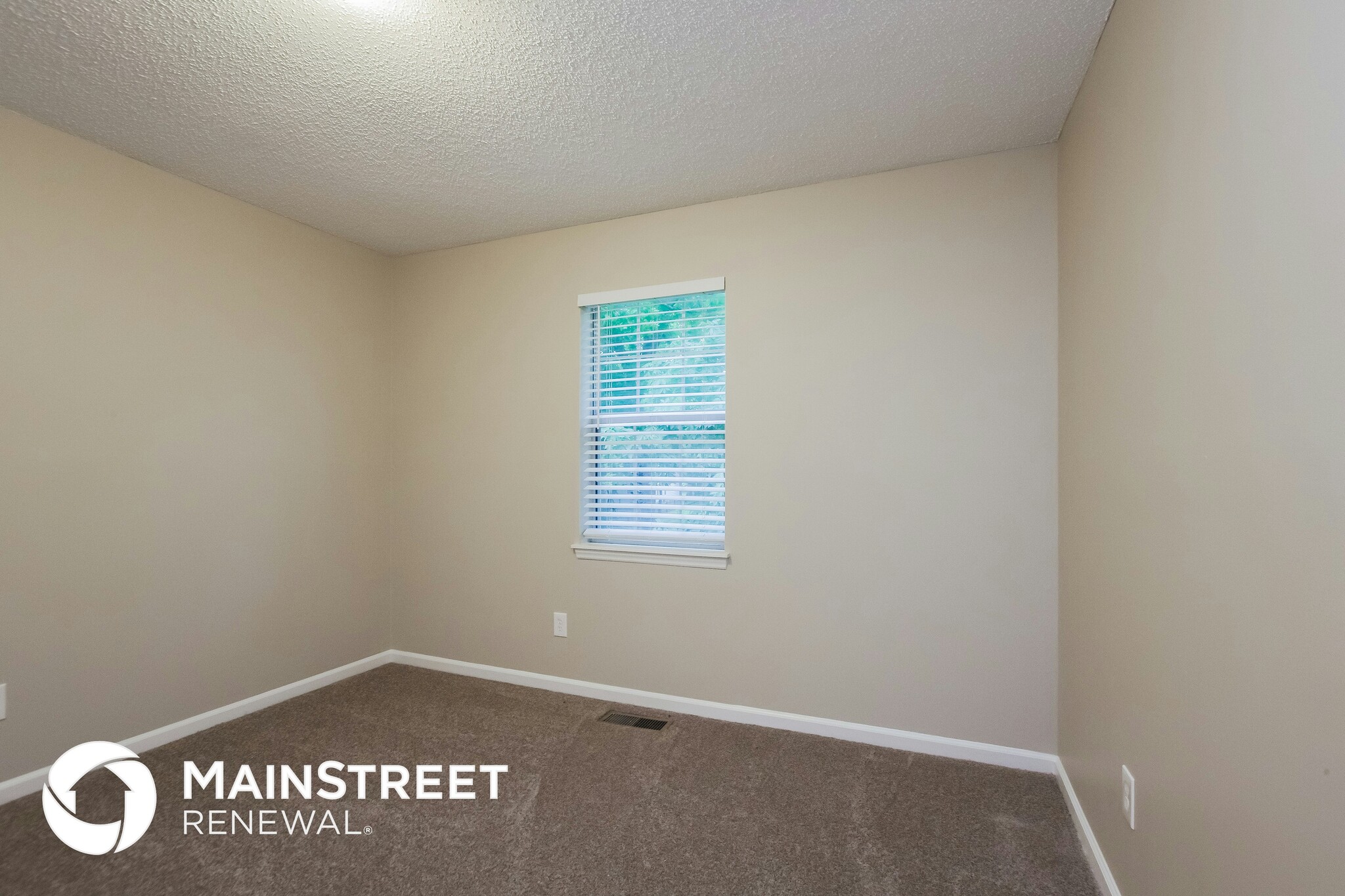 Building Photo - 13706 Poppleton Ct