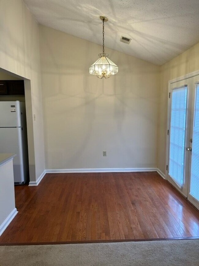 Building Photo - The Vineyard Ranch Home     260207