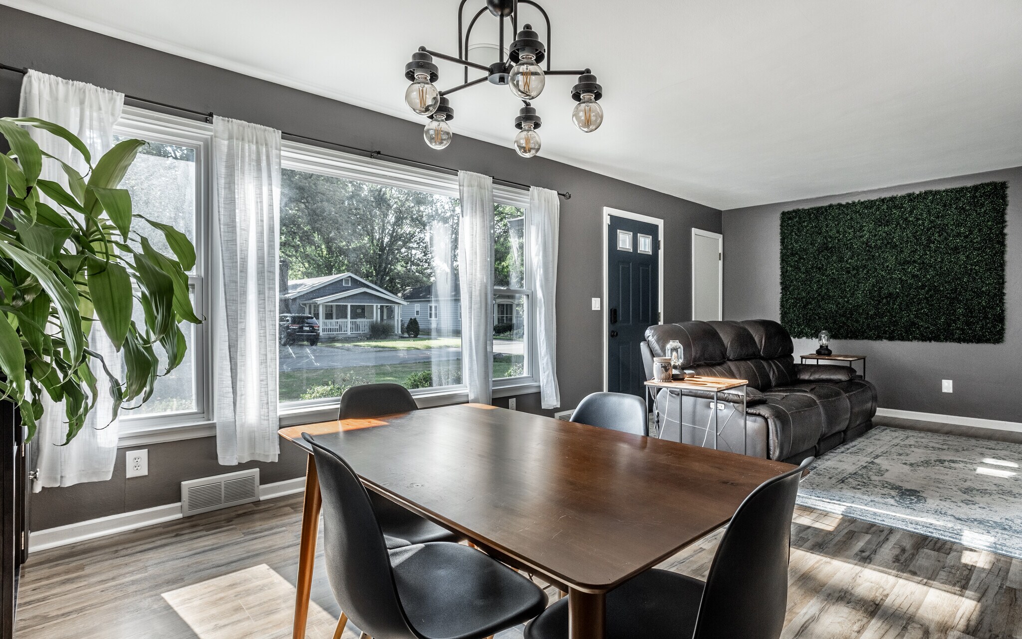 Dining Room - 5860 Primrose Ave