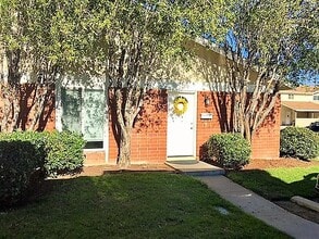Building Photo - 7870 Camino Jonata