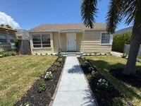 Building Photo - 517 45th St