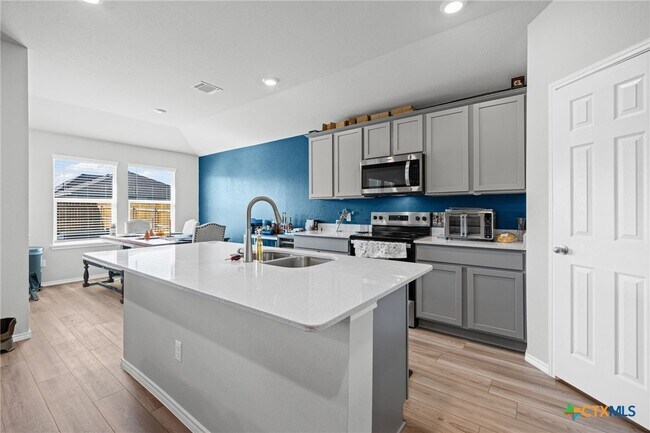 Building Photo - 7203 Gilbert Dr