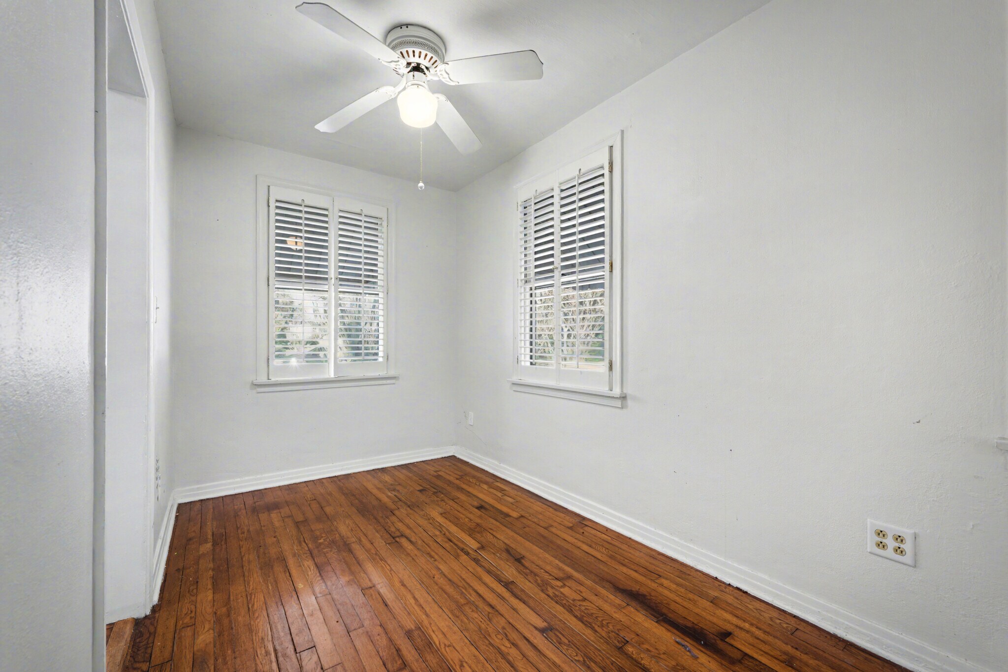 Building Photo - 2652 Merwyn Rd