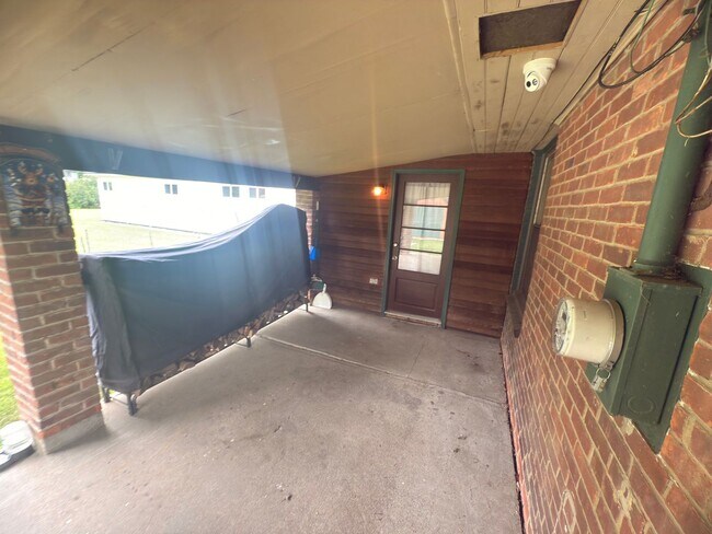 Building Photo - Charming 3-Bedroom Home + Bonus Room in Prime Niskayuna Location!