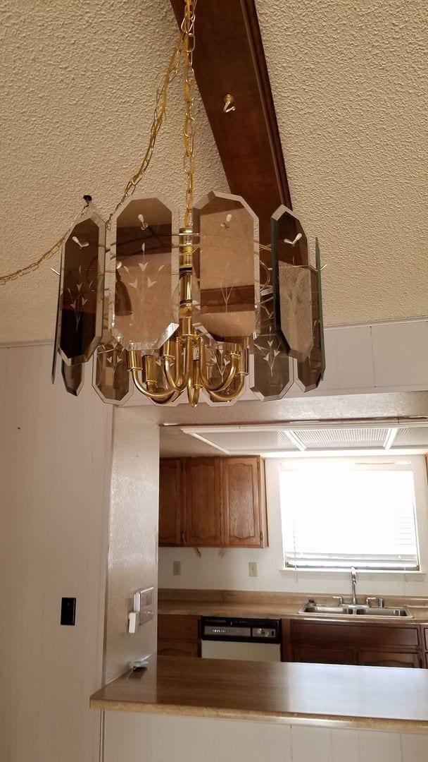 Building Photo - Home For Rent - Great Location on the Westside w/ Refrigerated Air!