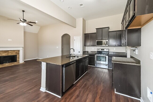 Building Photo - 75 Briar Hollow Ln