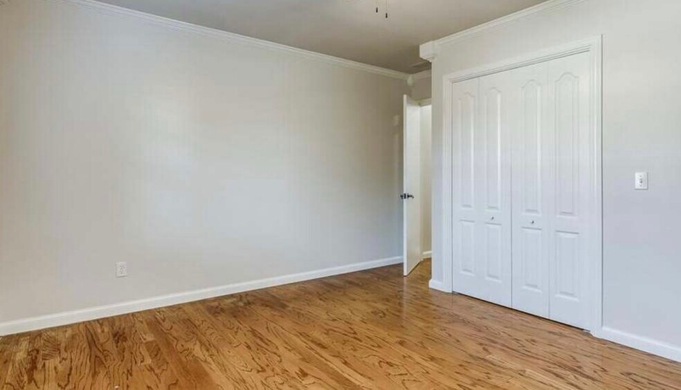 Building Photo - 1100 Glenwood Ave