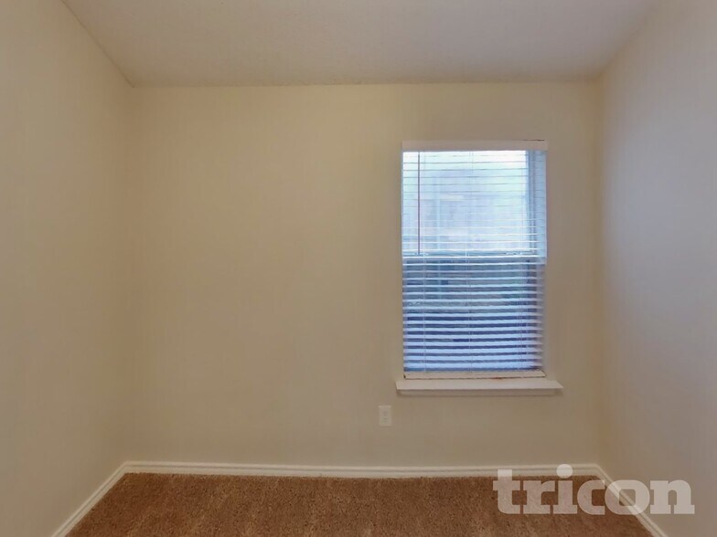 Building Photo - 1706 Fern Dr