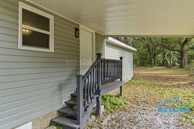 Building Photo - 1528 Ladnier Rd