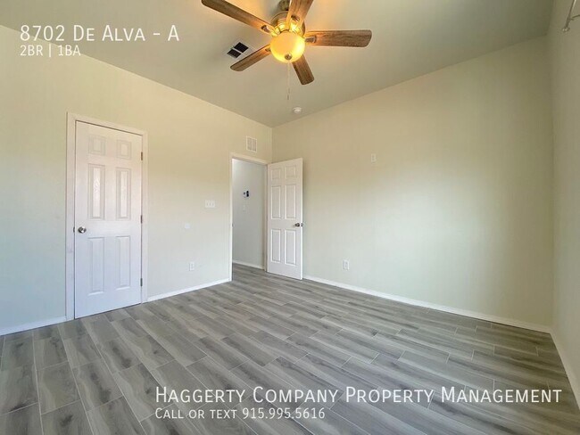 Building Photo - 8702 De Alva Dr