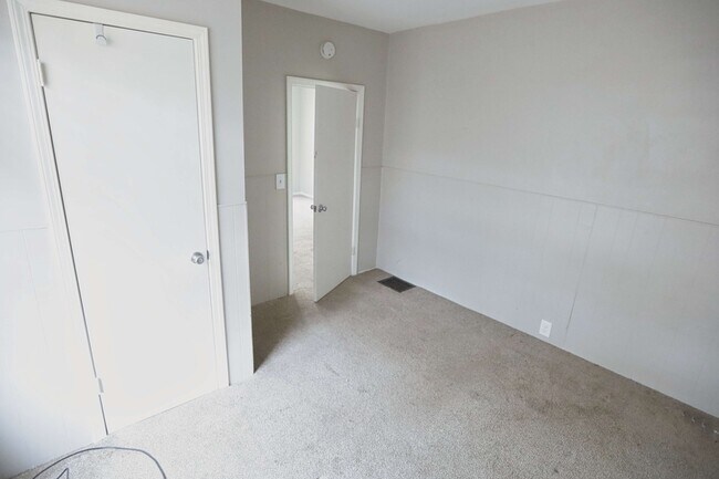 Building Photo - 854 Crosby St NW