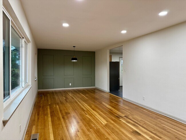 Building Photo - 3906 Forest Highland Cir