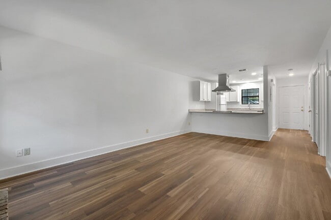 Building Photo - 2 bed/ 2 bath near Apalachee Pkwy!