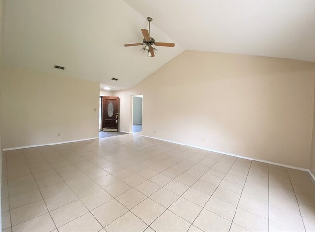 Building Photo - 3Bed/2Bath in Mcallen TX Now Available ( T...