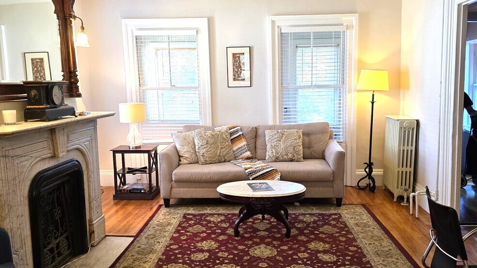 Primary Photo - 54 Dudley St