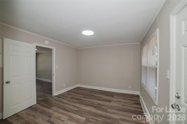 Building Photo - 5113 Higgins St