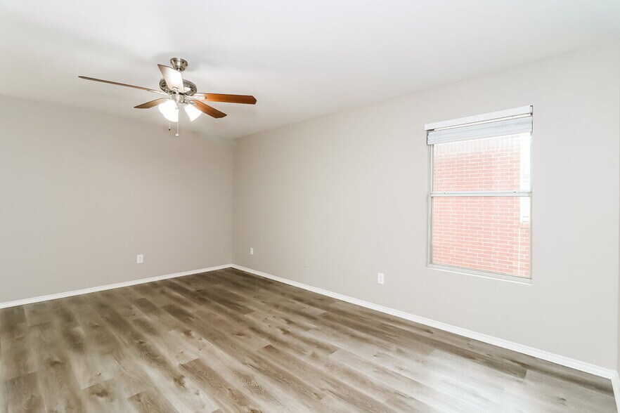 Building Photo - 9953 Legacy Dr