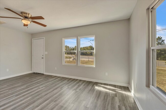 Building Photo - 2000 N Douglas Blvd