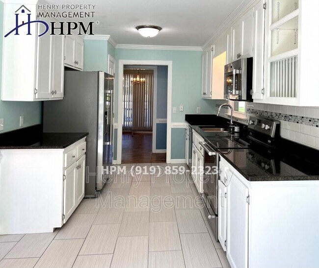 Building Photo - 4301 Ellinwood Dr