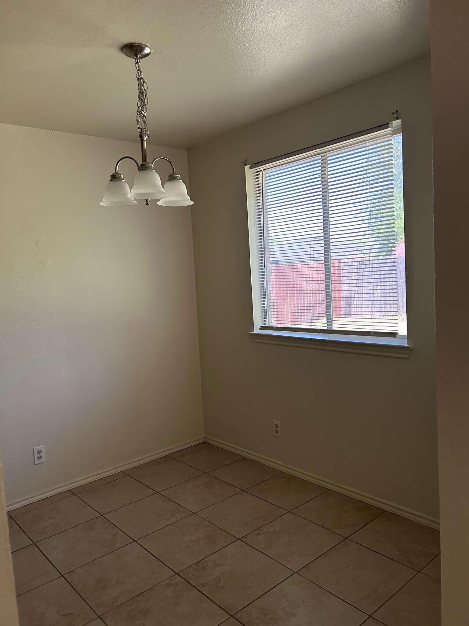 Building Photo - 3505 Northcrest Dr