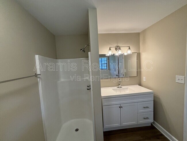 Building Photo - 3086 Drexel Ln