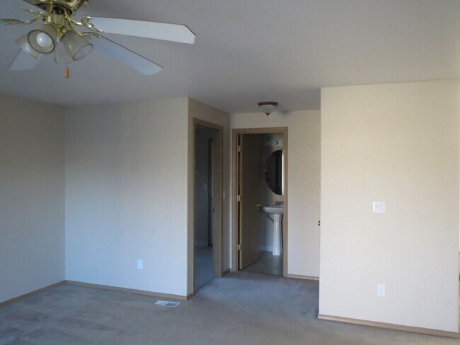 Building Photo - 7807 Vendovi Dr