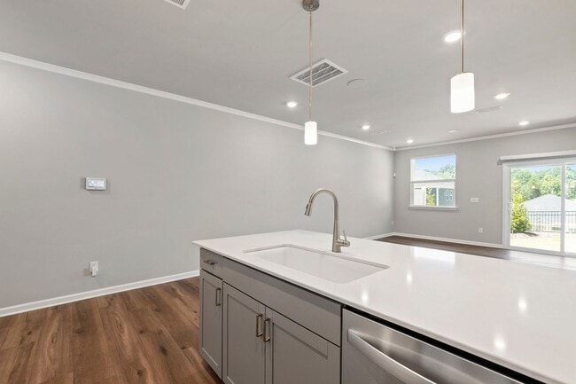 Building Photo - Modern 3-Bedroom Townhome with Luxury Fini...