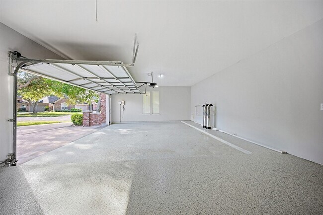 Building Photo - 1527 Orchard Park Dr