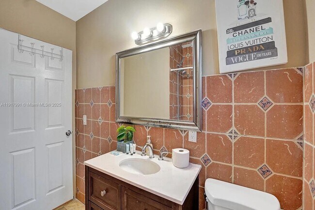 Building Photo - 170 NW 46th St