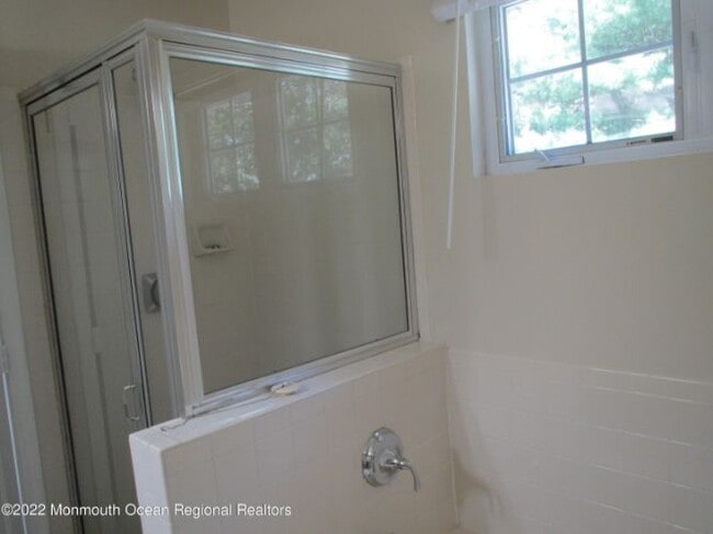 Building Photo - 15 N Sailors Quay Dr