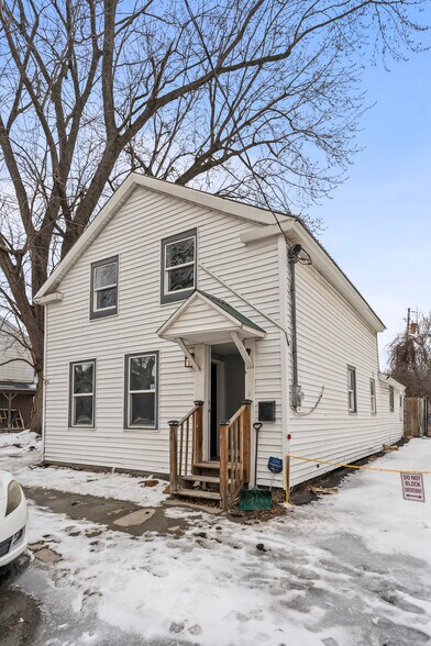 Building Photo - 24 Academy St