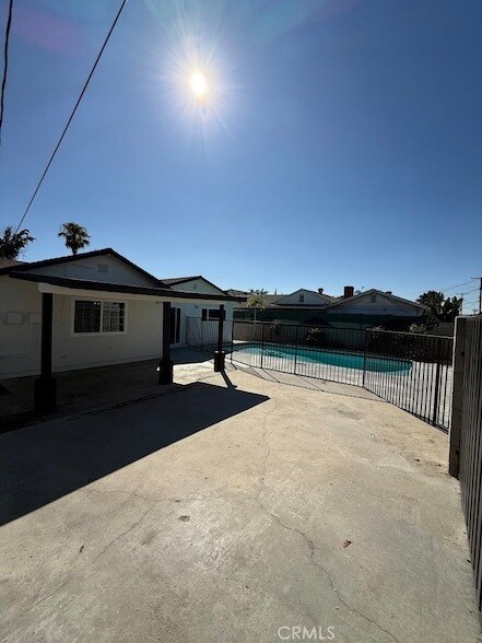 Building Photo - 9762 Stanwin Ave