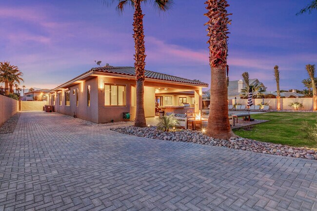 Building Photo - 41370 Sparkey Way