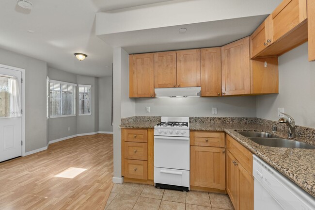 Building Photo - 225 Valley Oak Dr
