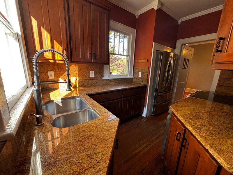 Building Photo - 201 Woodside Ave