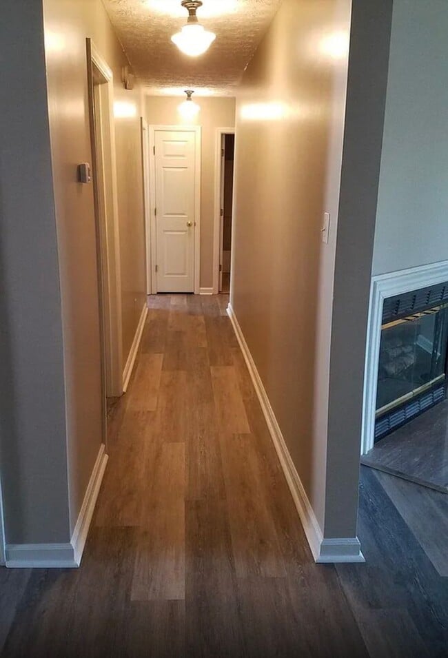 Building Photo - Knoxville 37922 - Available Now! 3 bedroom, 2 bath home - Contact Susan Niedergeses 865-300-4722