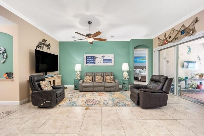 Building Photo - 443 11th Square SW